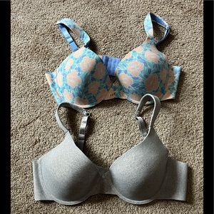 IZOD set of bras🌹